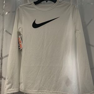 Long sleeve Nike shirt with tags